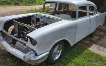 Chevrolet-4-door-sedan-1957-grey