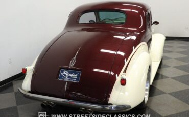 Chevrolet-5-window-1937-Burgundy-Cream-11