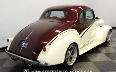 Chevrolet-5-window-1937-Burgundy-Cream-12