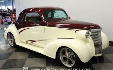 Chevrolet-5-window-1937-Burgundy-Cream-15