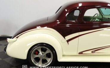 Chevrolet-5-window-1937-Burgundy-Cream-23