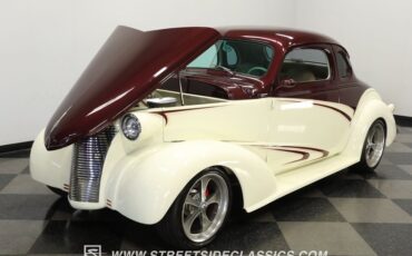 Chevrolet-5-window-1937-Burgundy-Cream-25