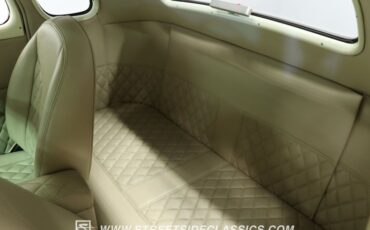 Chevrolet-5-window-1937-Burgundy-Cream-36