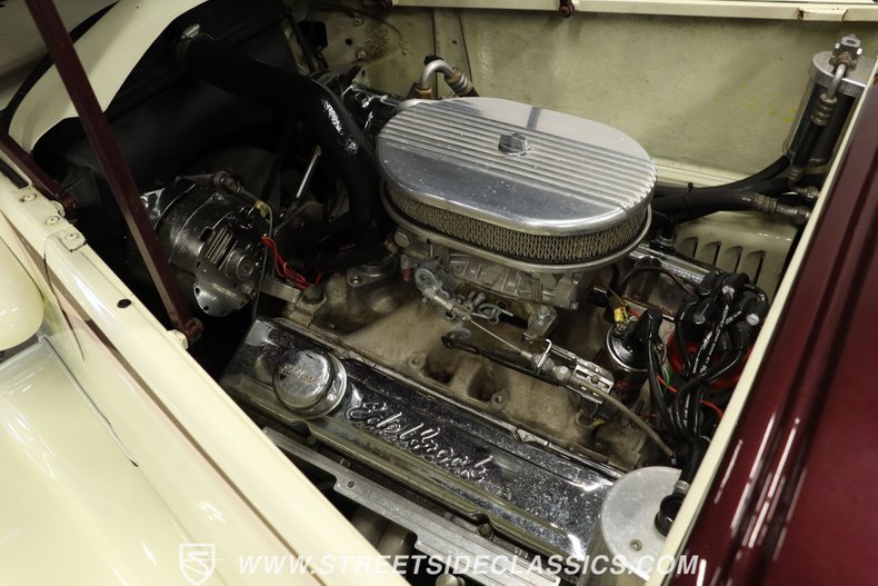 Chevrolet-5-window-1937-Burgundy-Cream-47
