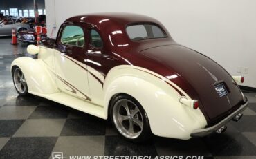 Chevrolet-5-window-1937-Burgundy-Cream-8