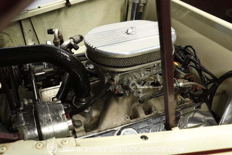 Chevrolet-5-window-1937-Burgundy-Cream