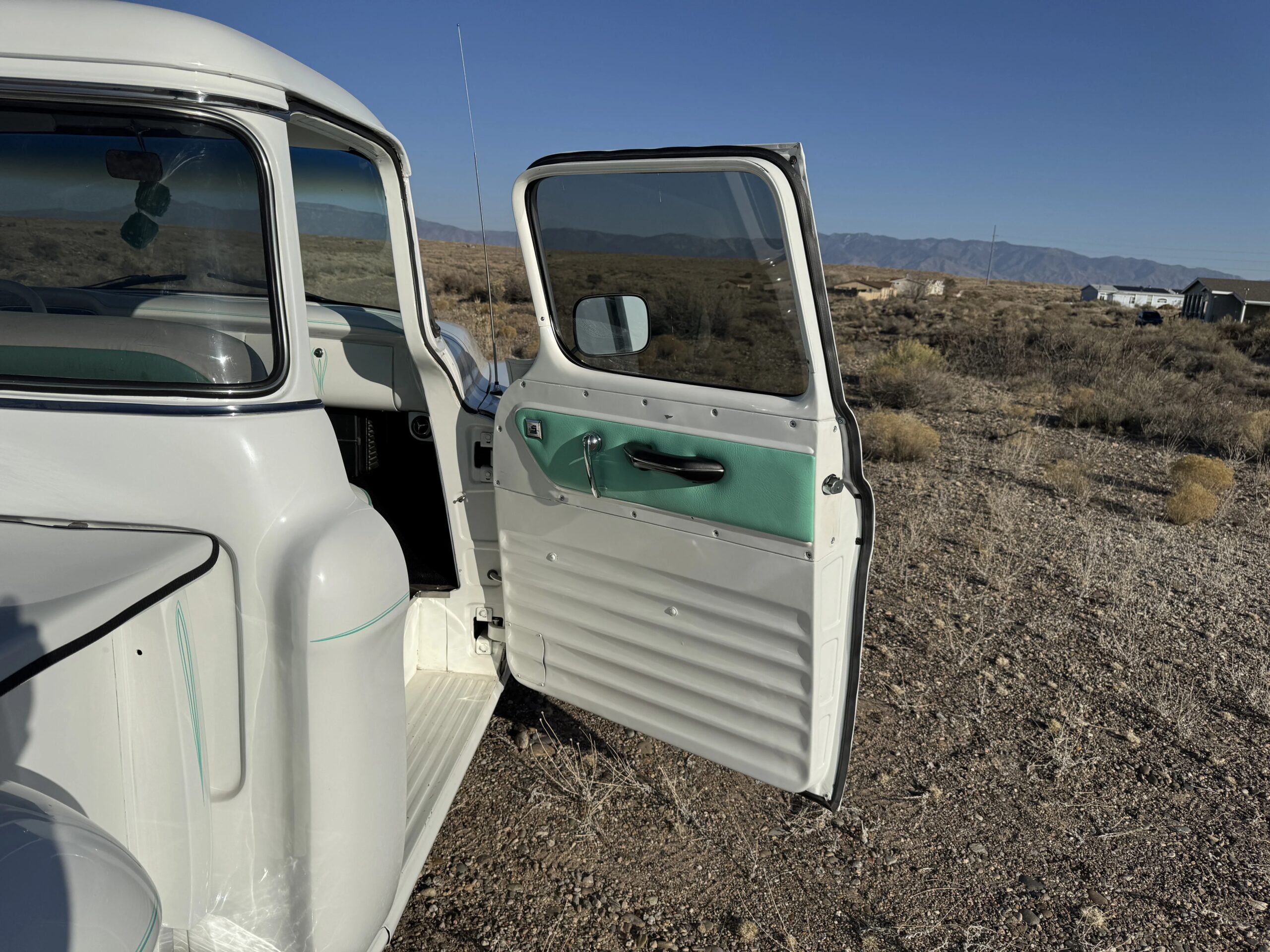 Chevrolet-Apache-1958-White-White-7