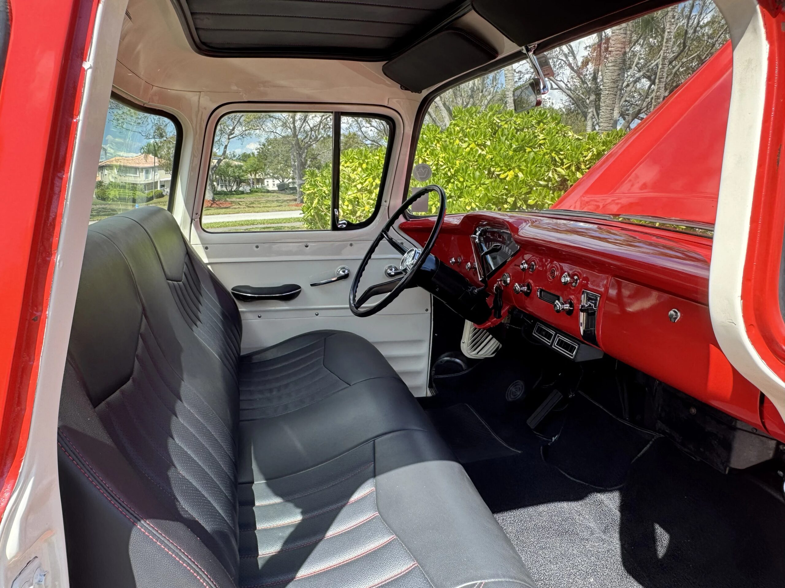 Chevrolet-Apache-1959-Red-Off-White-23