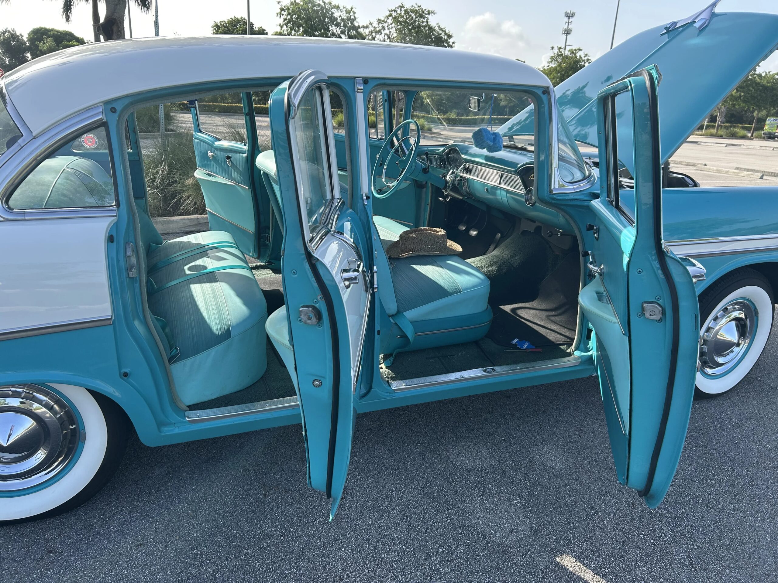 Chevrolet-Bel-air-1956-Turquoise-Turquoise-22