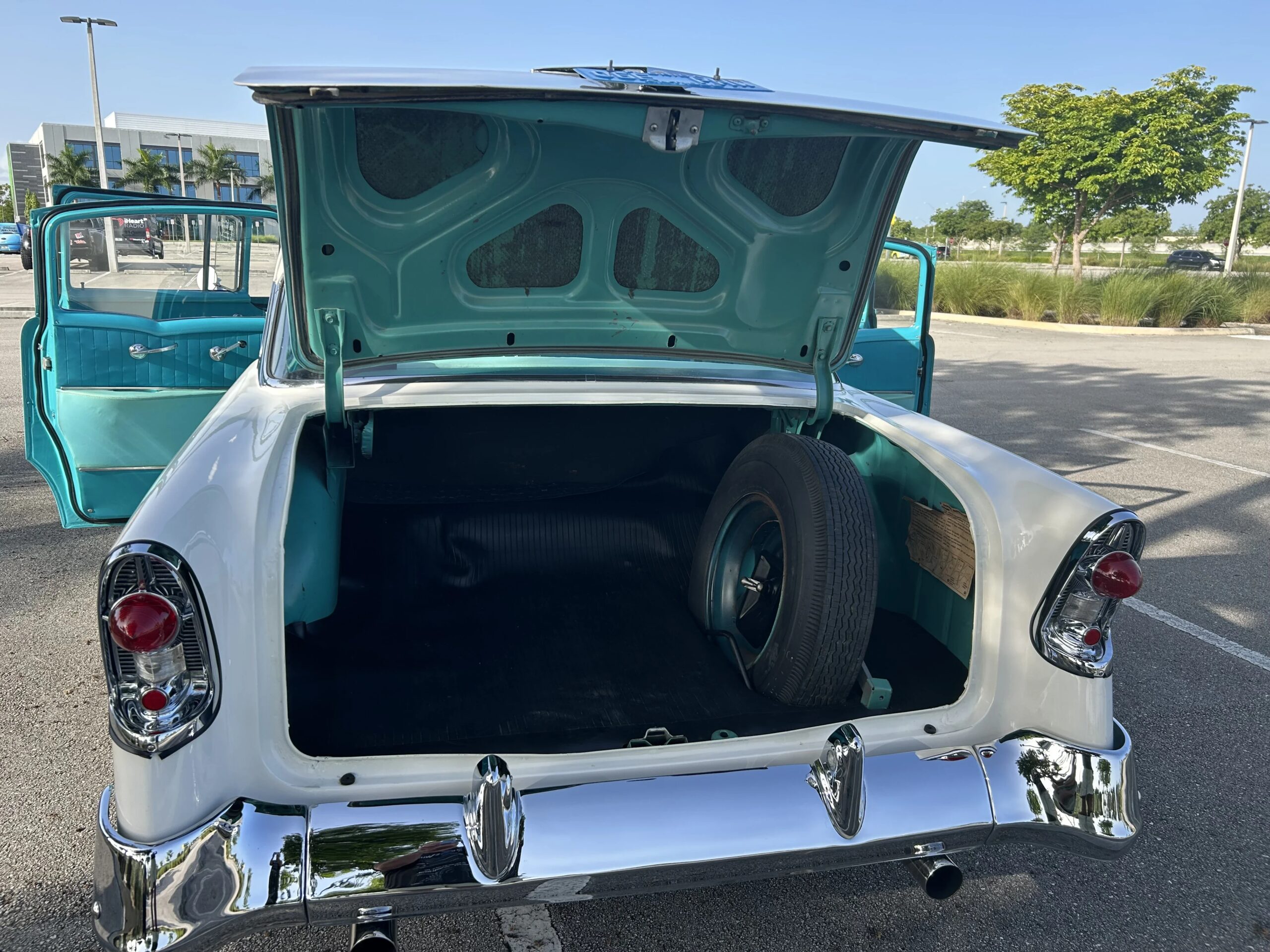Chevrolet-Bel-air-1956-Turquoise-Turquoise-26