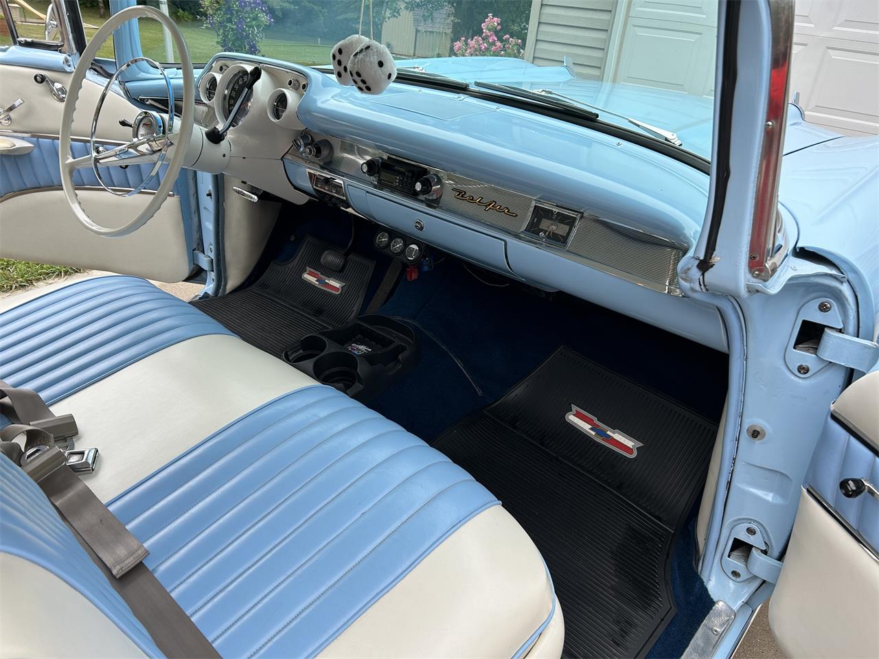 Chevrolet-Bel-air-1957-Blue-and-Cream-Blue-and-Cream-12