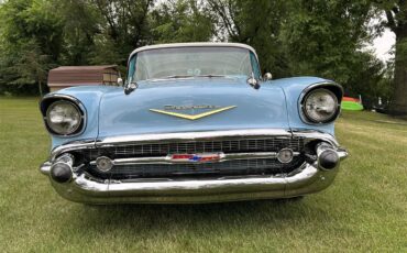 Chevrolet-Bel-air-1957-Blue-and-Cream-Blue-and-Cream-2