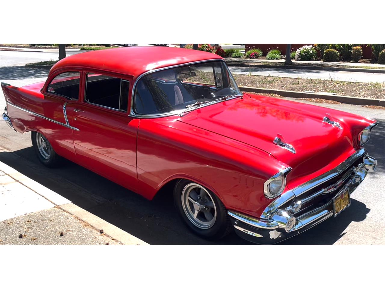 Chevrolet-Bel-air-1957-Fire-Red-Black-With-Red-Trim-2