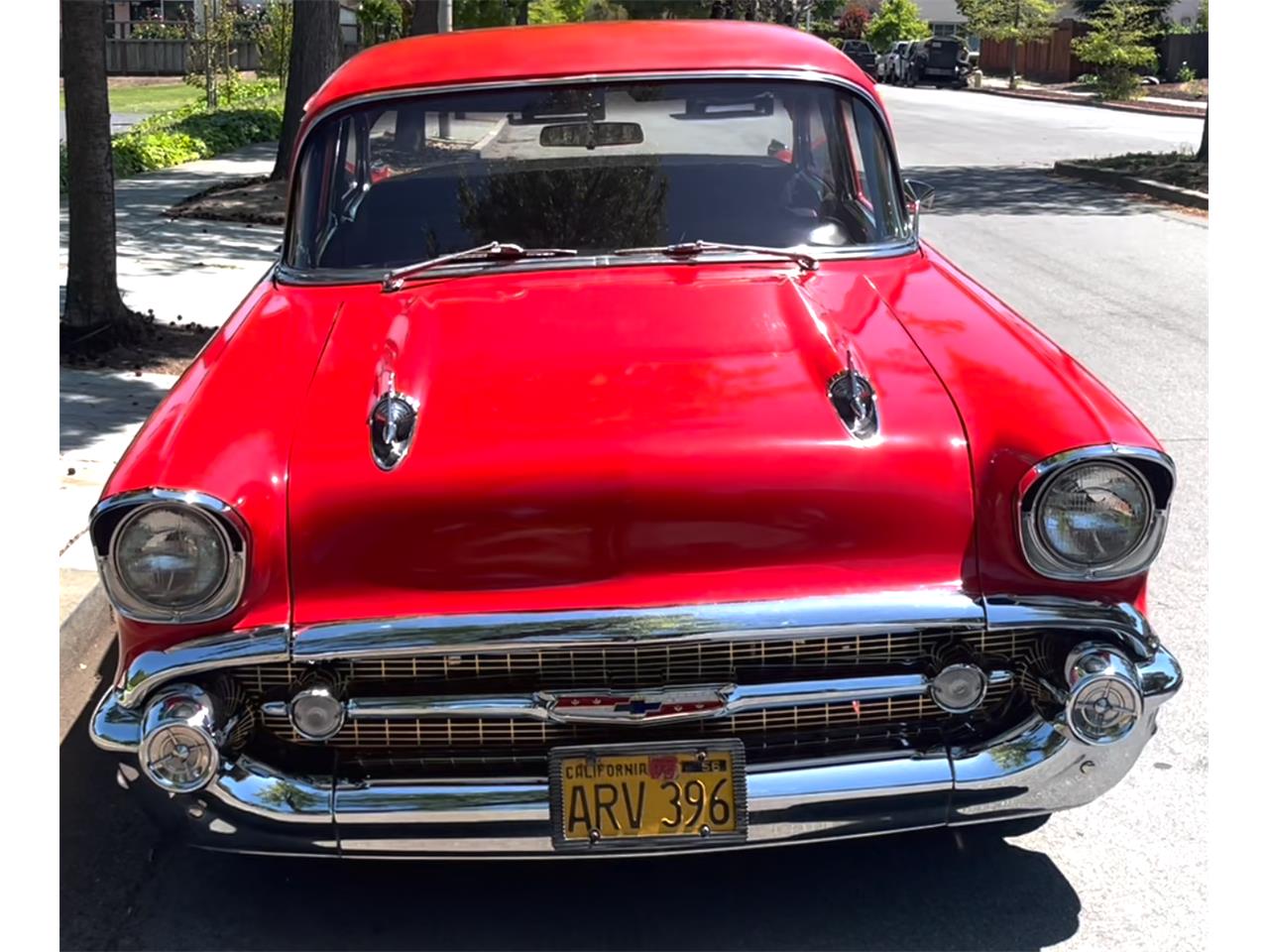 Chevrolet-Bel-air-1957-Fire-Red-Black-With-Red-Trim-3