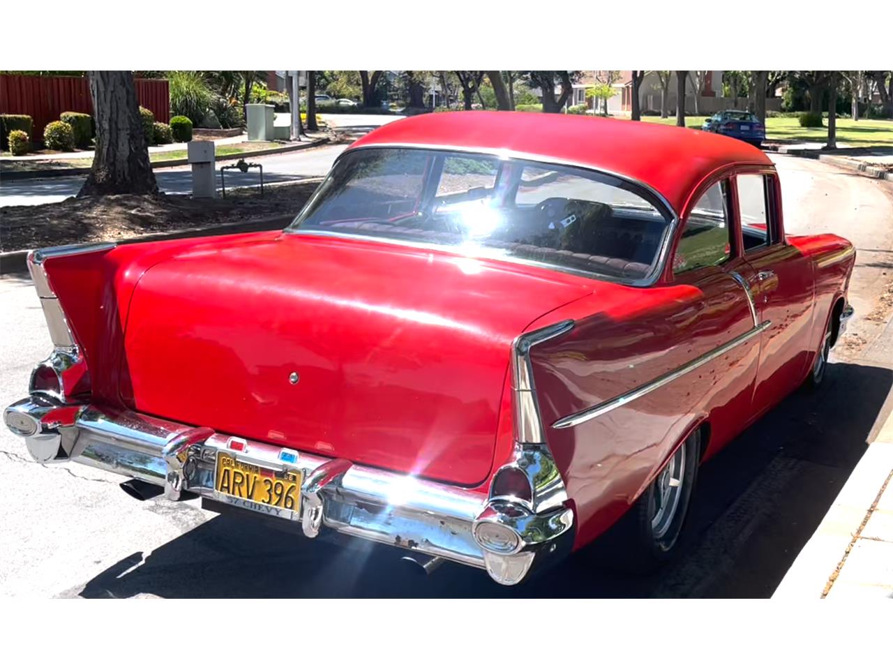 Chevrolet-Bel-air-1957-Fire-Red-Black-With-Red-Trim-4