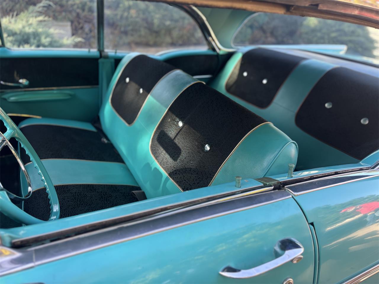 Chevrolet-Bel-air-1957-Ivory-over-Turquoise-Turquoise-and-Black-1