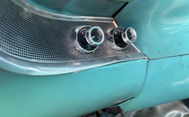 Chevrolet-Bel-air-1957-Ivory-over-Turquoise-Turquoise-and-Black-10