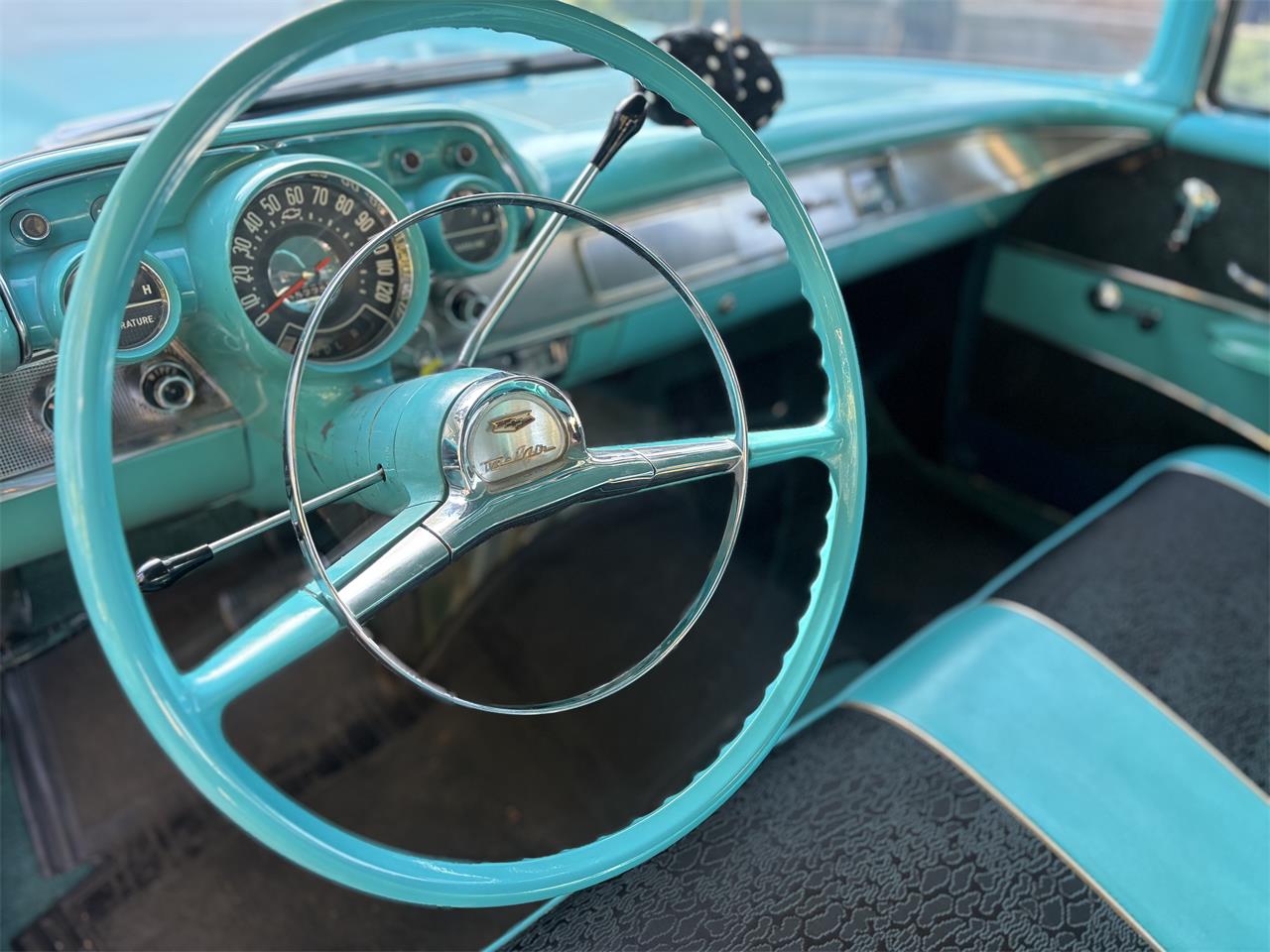 Chevrolet-Bel-air-1957-Ivory-over-Turquoise-Turquoise-and-Black-11
