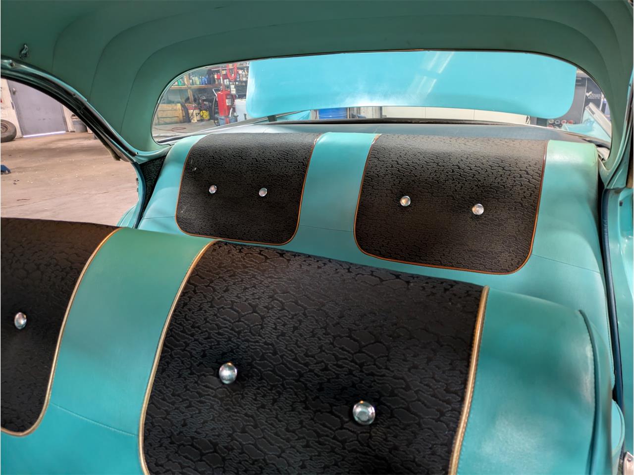 Chevrolet-Bel-air-1957-Ivory-over-Turquoise-Turquoise-and-Black-27