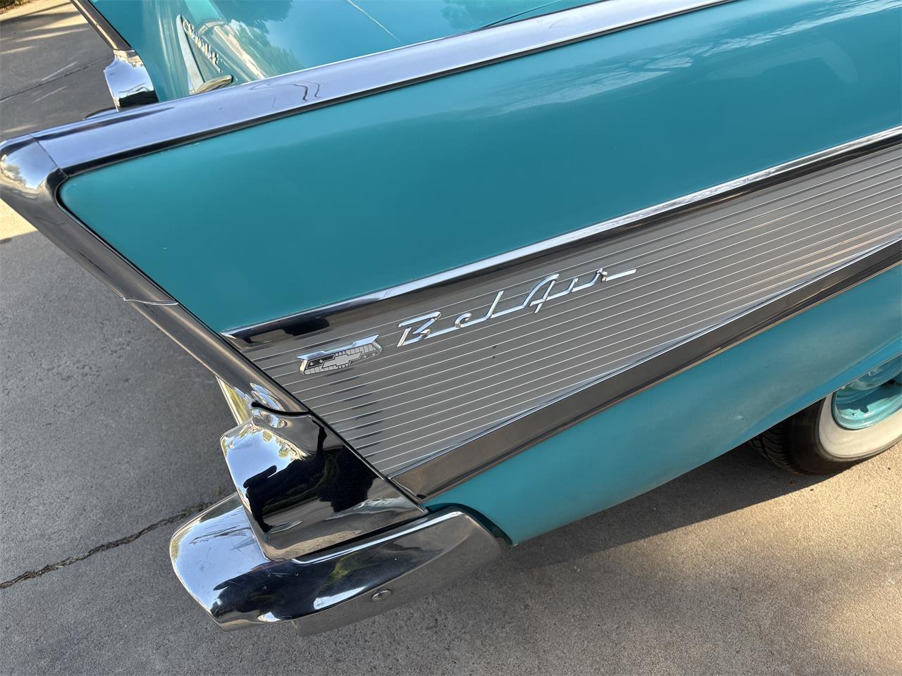 Chevrolet-Bel-air-1957-Ivory-over-Turquoise-Turquoise-and-Black-4