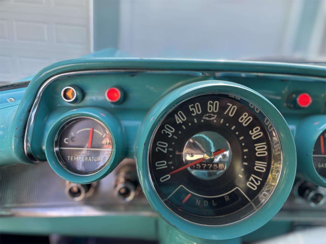 Chevrolet-Bel-air-1957-Ivory-over-Turquoise-Turquoise-and-Black-8