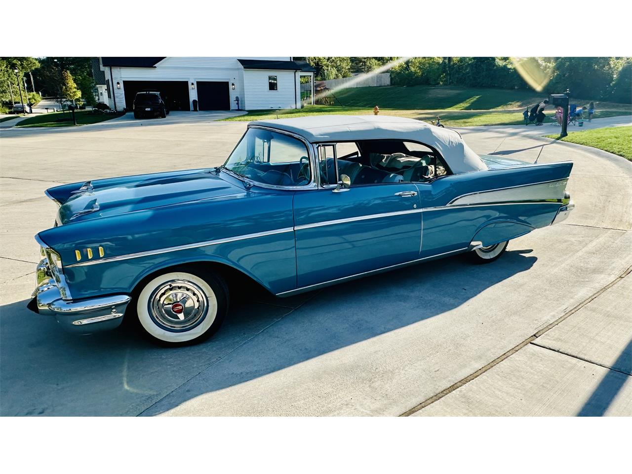 Chevrolet-Bel-air-convertible-1957-Turquoise-Blue-Ivory-1
