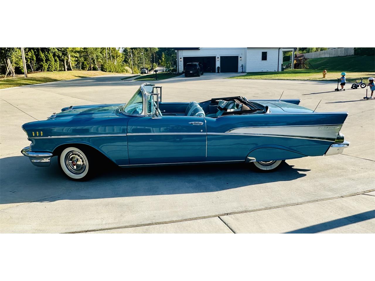 Chevrolet-Bel-air-convertible-1957-Turquoise-Blue-Ivory-5