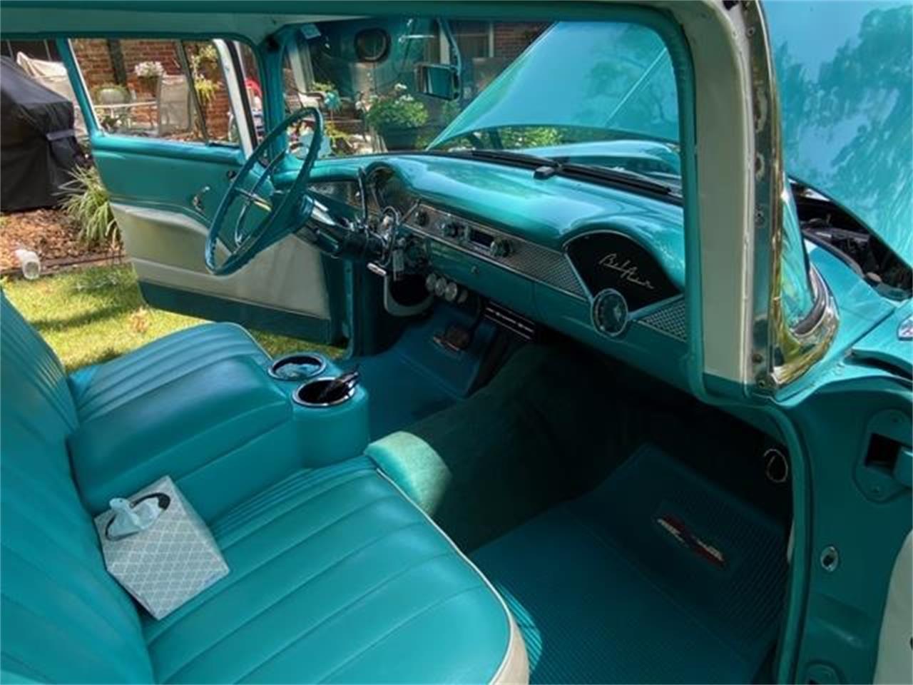 Chevrolet-Bel-air-wagon-1955-Turquoise-Turquoise-amp-White-14