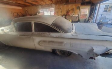 Chevrolet-Biscayne-1960-White-2