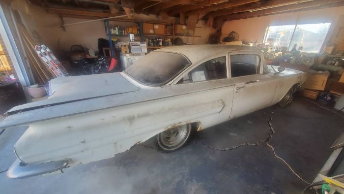 Chevrolet-Biscayne-1960-White