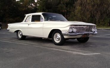 Chevrolet-Biscayne-1961-Coupe-1