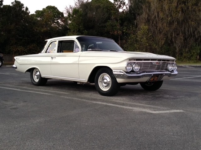 Chevrolet-Biscayne-1961-Coupe-1