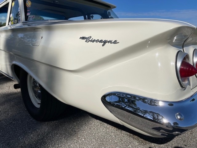 Chevrolet-Biscayne-1961-Coupe-10