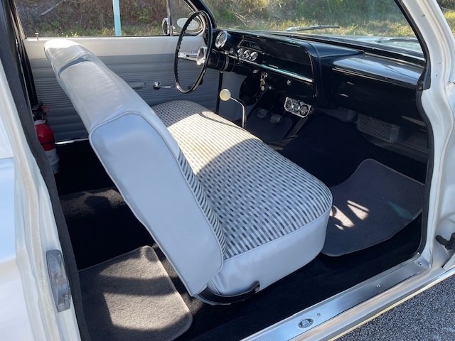 Chevrolet-Biscayne-1961-Coupe-14