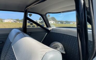 Chevrolet-Biscayne-1961-Coupe-7