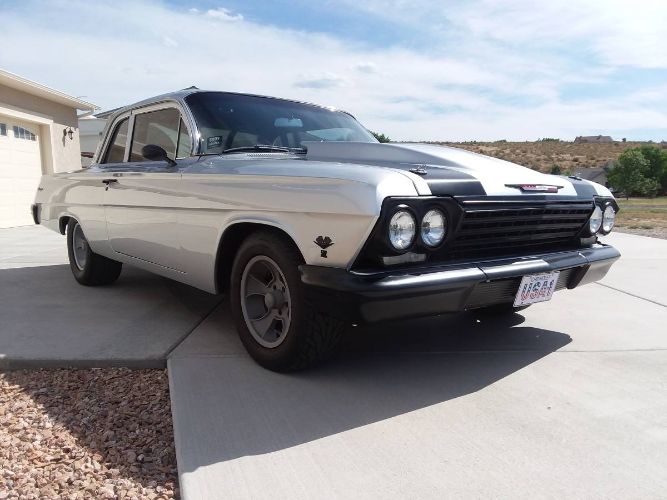 Chevrolet-Biscayne-1962-Silver-1