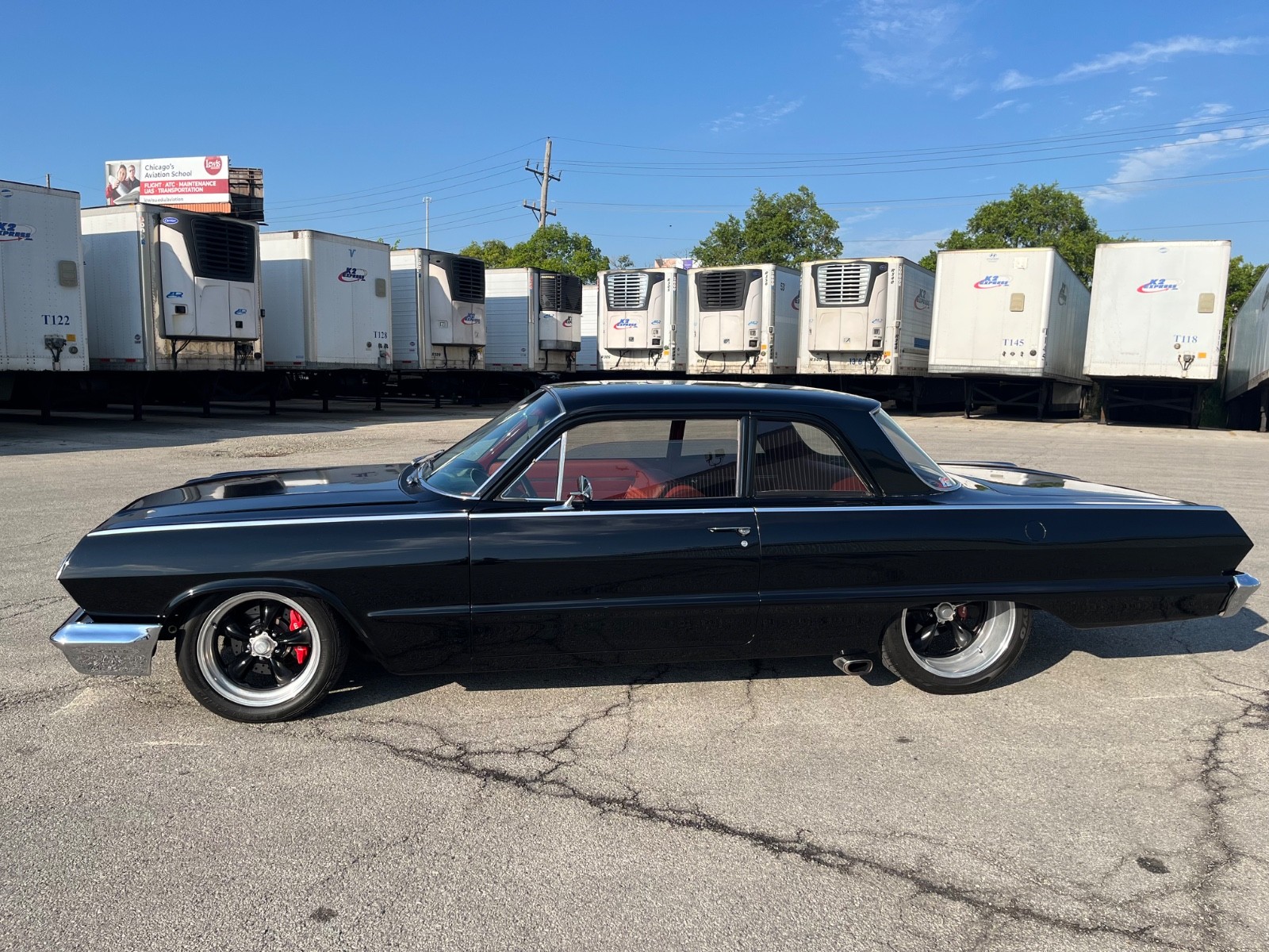 Chevrolet-Biscayne-1963-Coupe-1