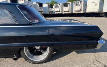 Chevrolet-Biscayne-1963-Coupe-11