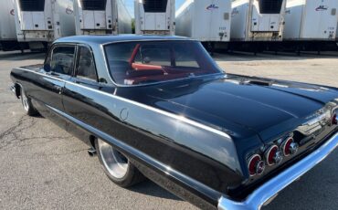 Chevrolet-Biscayne-1963-Coupe-2