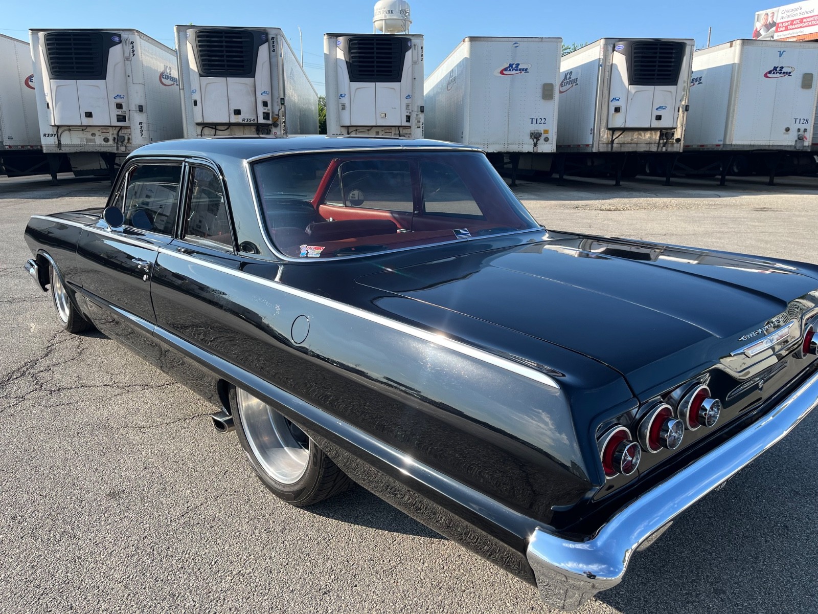 Chevrolet-Biscayne-1963-Coupe-2