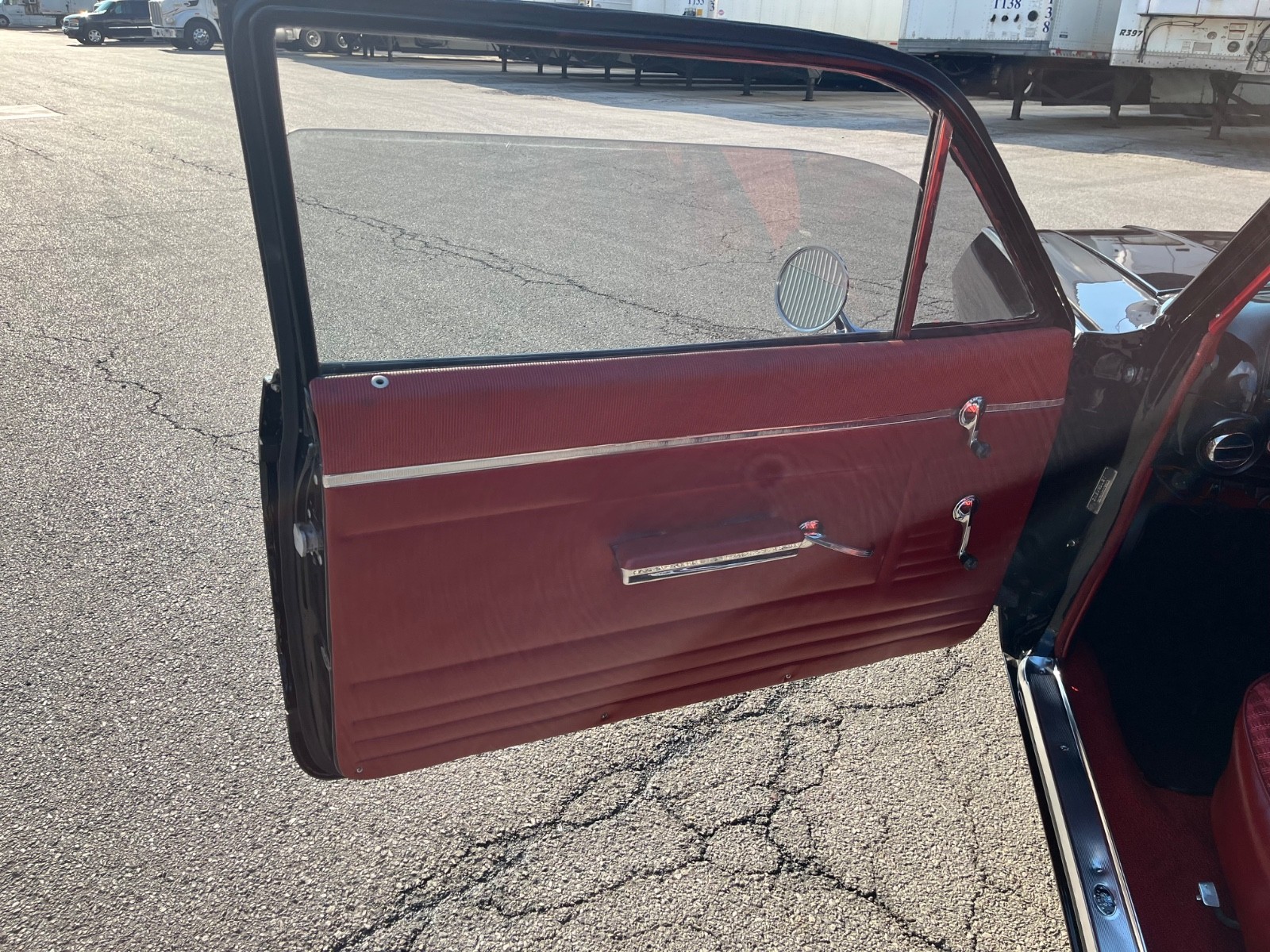 Chevrolet-Biscayne-1963-Coupe-24