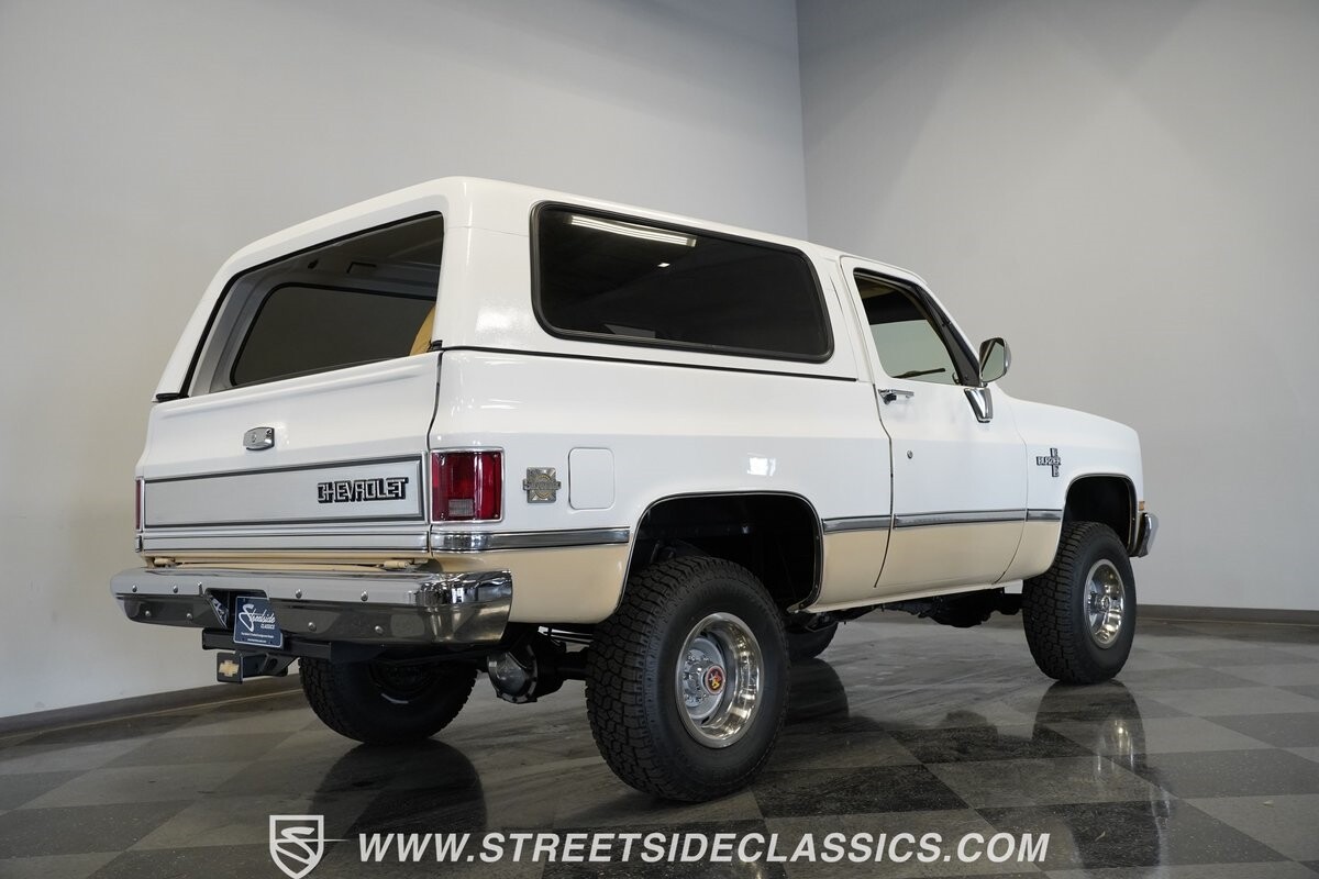Chevrolet-Blazer-1984-SUV-12
