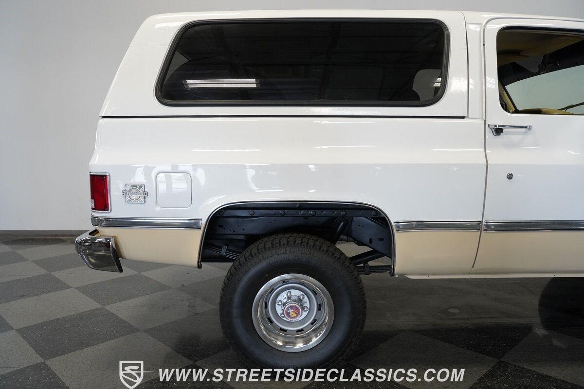 Chevrolet-Blazer-1984-SUV-16