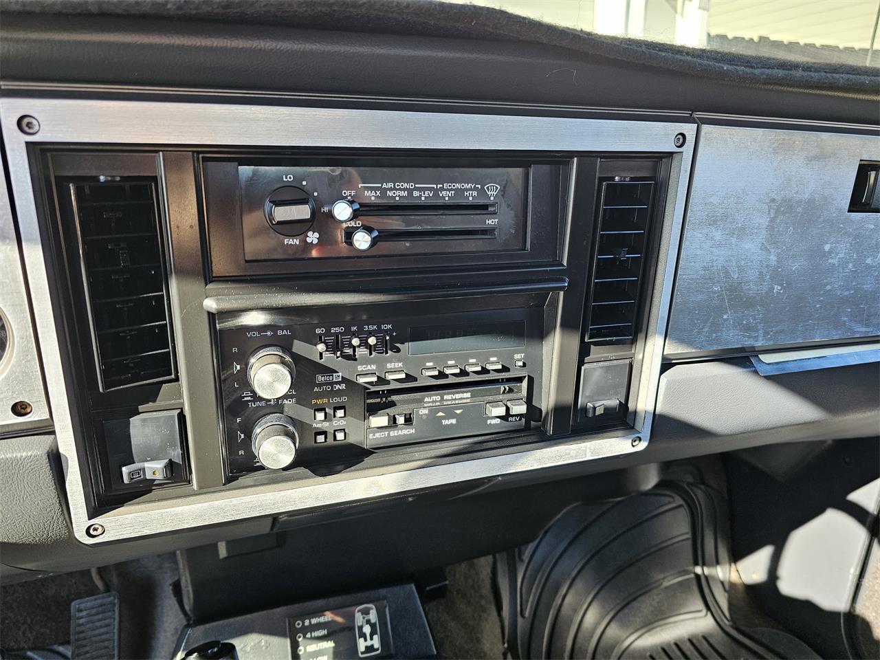 Chevrolet-Blazer-1985-Black-Gray-5