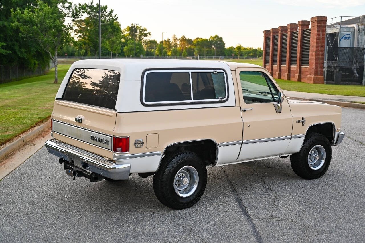 Chevrolet-Blazer-1986-SUV-1
