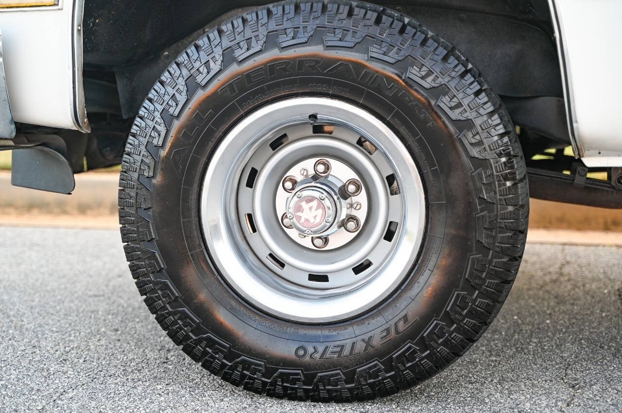 Chevrolet-Blazer-1986-SUV-11