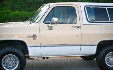 Chevrolet-Blazer-1986-SUV-8