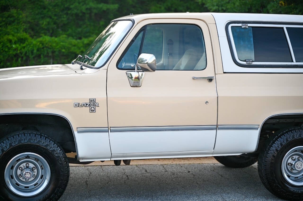 Chevrolet-Blazer-1986-SUV-8