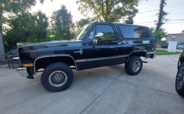 Chevrolet-Blazer-1988-SUV-1