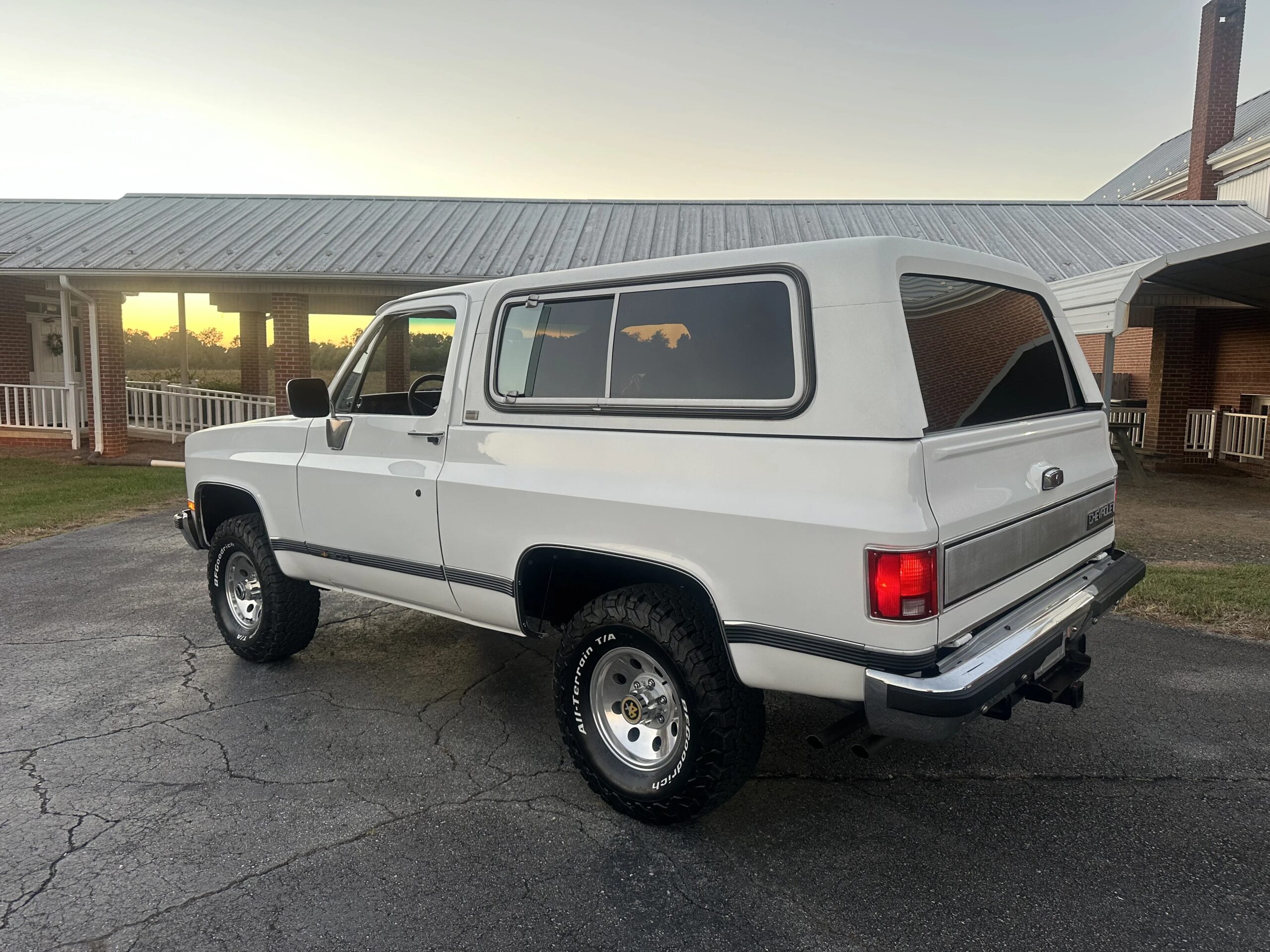 Chevrolet-Blazer-4wd-1989-White-Red-12